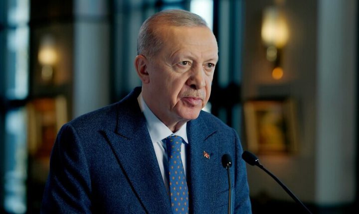 أردوغان يحيي الذكرى الـ111 لمعارك تشاناق قلعة