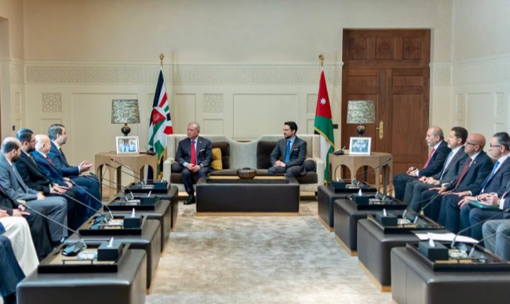 الملك عبدالله الثاني يؤكد دعم الأردن لسوريا وتعزيز التعاون بين البلدين