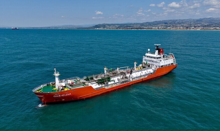 بدء عمليات تصدير الفيول العراقي للأسواق العالمية عبر مصب بانياس