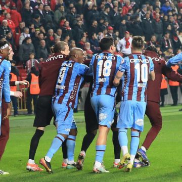 بشيكطاش وطرابزون سبور إلى نصف نهائي كأس تركيا