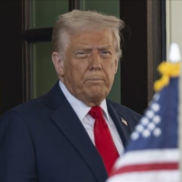 ترامب يهدد بقصف الجسور ومحطات الطاقة الكهربائية في إيران