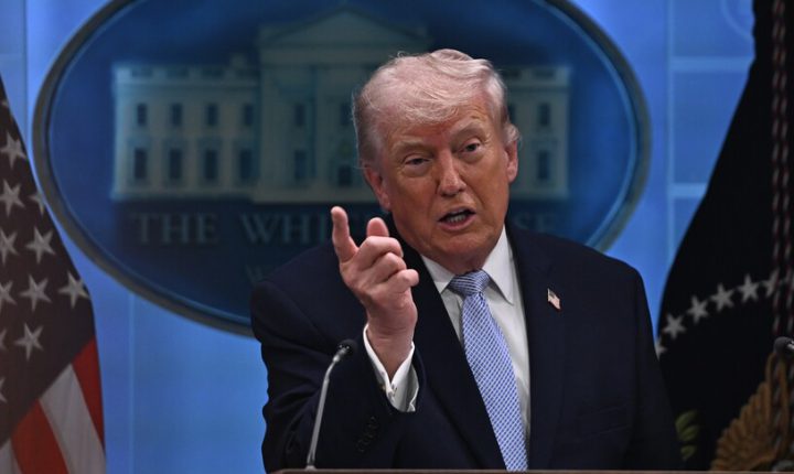 ترامب يلوّح بتدمير البنية التحتية لإيران حال فشل المفاوضات