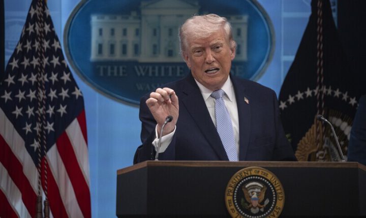 ترامب مهددا إيران: حضارة بأكملها ستندثر الليلة