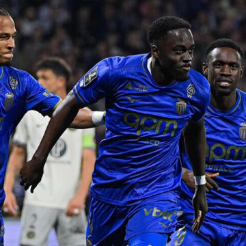 ليون يعزز حظوظه الأوروبية وموناكو يهدر فوزاً ثميناً في الدوري الفرنسي