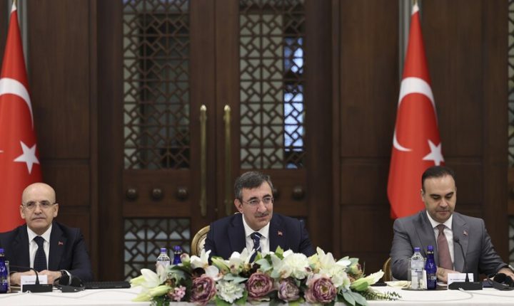 نائب رئيس الجمهورية التركية : ننأى بنفسنا عن الصراعات ونعزز مكانتنا الاستثمارية