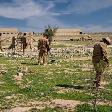 السورية للبترول تطهر محيط خط “كونوكو” من مخلفات الحرب بالتعاون مع فرق الهندسة