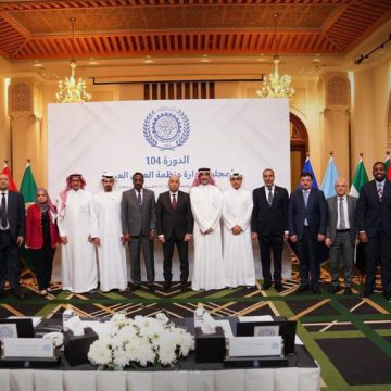 رئيس اتحاد عمال سوريا يجتمع بمسؤولين عرب على هامش أعمال مجلس إدارة العمل العربية