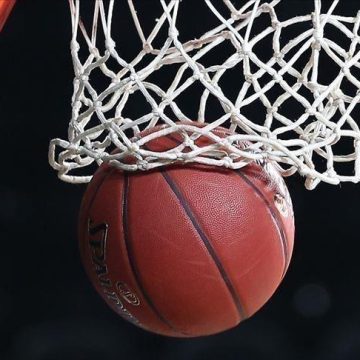 ويمبانياما يقود سان أنطونيو سبيرز لمواصلة سلسلة الانتصارات في الدوري الأمريكي لكرة السلة