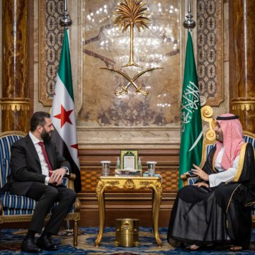 الشرع يلتقي ولي العهد السعودي الأمير محمد بن سلمان في جدة