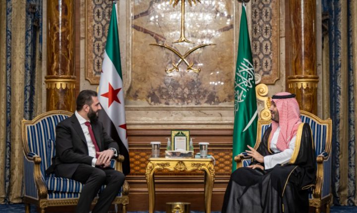 الشرع يلتقي ولي العهد السعودي الأمير محمد بن سلمان في جدة