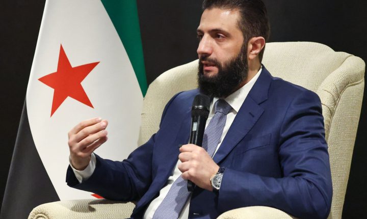 الشرع يؤكد دور الجالية السوريةِ في بريطانيا في دعم القضايا الوطنية