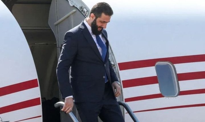 الشرع يصل مطار جدة في زيارة رسمية للسعودية