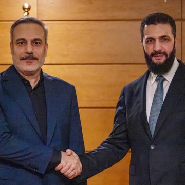 الشرع يلتقي وزير الخارجية التركي في أنطاليا