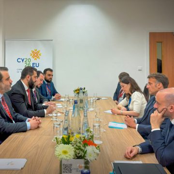 الشرع يلتقي نظيره الفرنسي و عددا من القادة و الزعماء في نيقوسيا