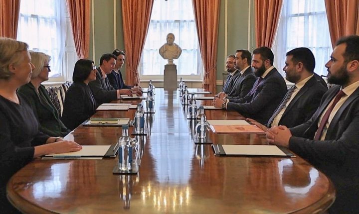 الشرع يبحث مع وزيرة الداخلية البريطانية آليات التعاون والتنسيق المشتركة