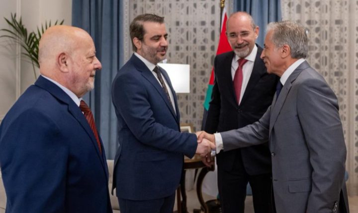 الشيباني من عمان: نثمن مواقف الأردن الداعمة لسوريا