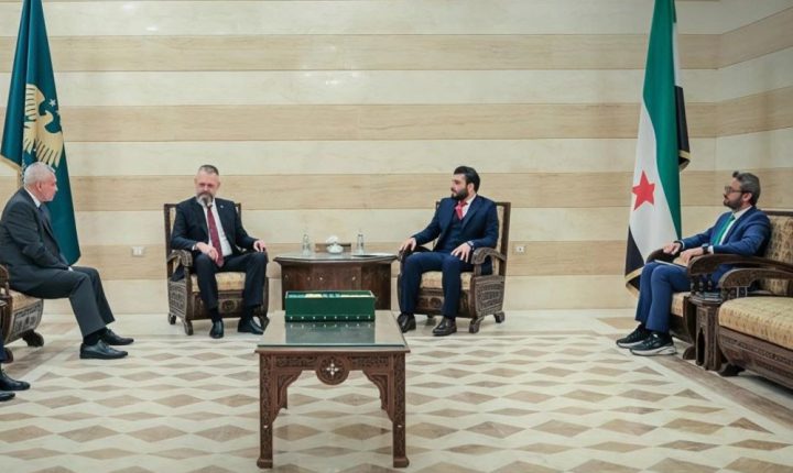 الخارجية السورية تبحث مع سفير بيلاروسيا لدى دمشق تعزيز العلاقات الثنائية