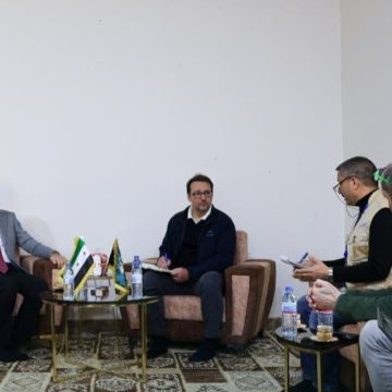 المبعوث الرئاسي السوري يبحث في الحسكة ملف النازحين وتعزيز الاستجابة الإنسانية