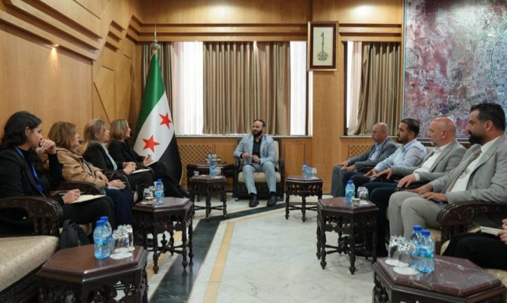 محافظ حلب يبحث مع برنامج الأمم المتحدة للإسكان تسريع مشاريع الإسكان