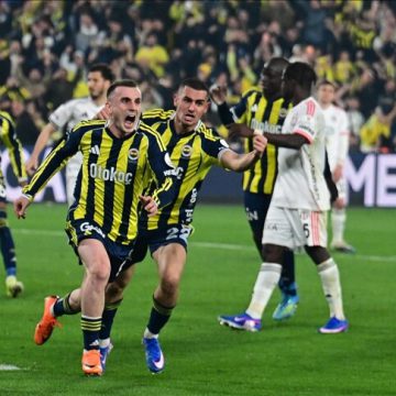 فنربهتشه يحسم ديربي إسطنبول وطرابزون سبور يشعل المنافسة على لقب الدوري التركي الممتاز