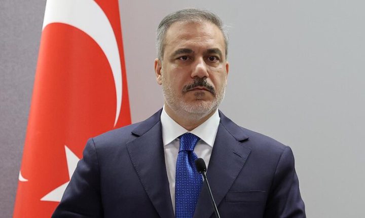 فيدان يبحث مع نظيره الجنوب إفريقي تداعيات الحرب على إيران