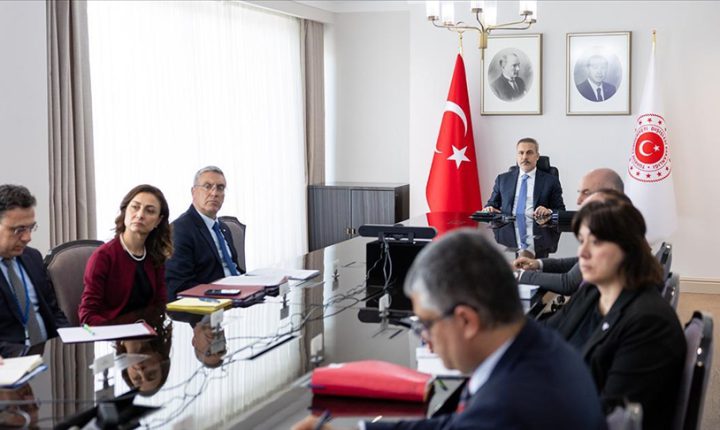 فيدان يشارك باجتماع تنظمه بريطانيا لمناقشة الوضع في مضيق هرمز