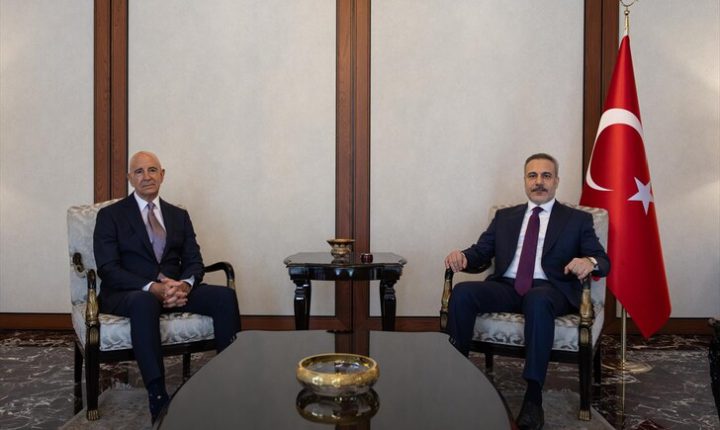 وزير الخارجية التركي يستقبل المبعوث الأمريكي إلى سوريا في أنقرة