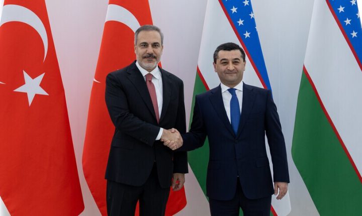 فيدان يبحث مع نظيره الأوزبكي قضايا ثنائية وإقليمية