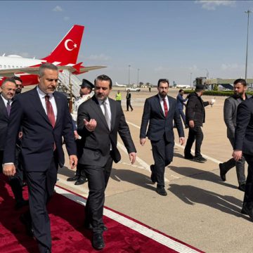 فيدان في دمشق للقاء الرئيسين السوري والأوكراني