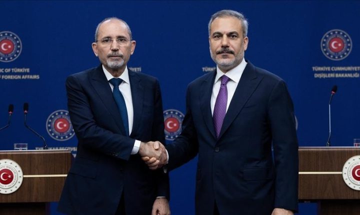 فيدان يبحث مع نظيريه الياباني و الأردني تطورات الحرب بالمنطقة وجهود إنهائها