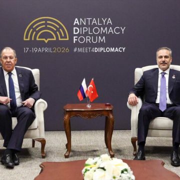 فيدان يلتقي لافروف في أنطاليا