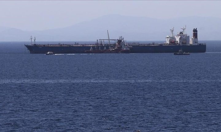 مستشار خامنئي: مفتاح مضيق هرمز بيد إيران