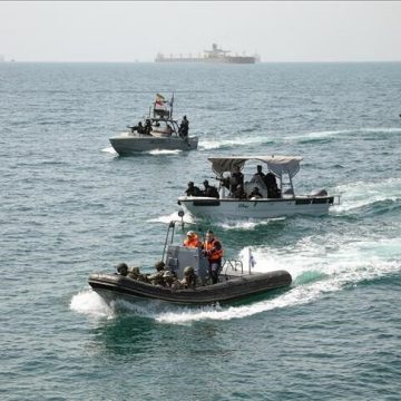 تعثر المحادثات بين طهران و واشنطن بسبب خلافات حول مضيق هرمز بحسب إعلام إيراني