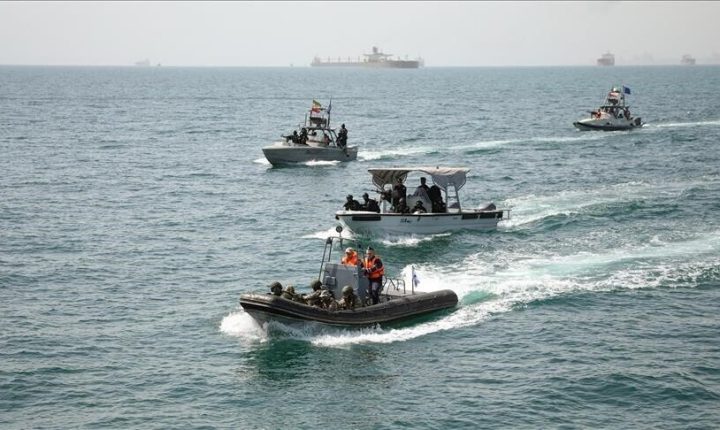 تعثر المحادثات بين طهران و واشنطن بسبب خلافات حول مضيق هرمز بحسب إعلام إيراني