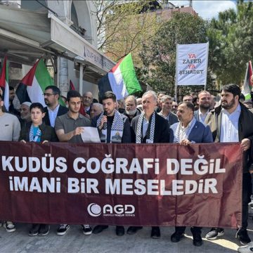 احتجاجات في عدة ولايات تركية تندد بإغلاق الأقصى وقانون إعدام الأسرى