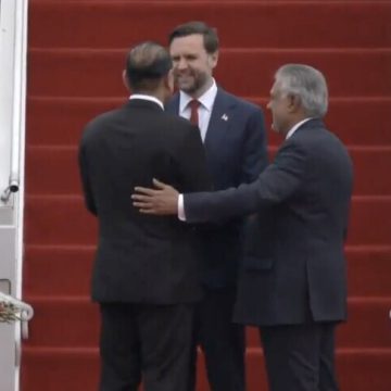 انطلاق المحادثات المباشرة بين إيران وأمريكا في إسلام آباد