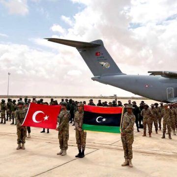 طلائع قوات ليبية تصل إزمير للمشاركة بمناورات “أفس 2026”