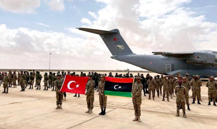 طلائع قوات ليبية تصل إزمير للمشاركة بمناورات “أفس 2026”