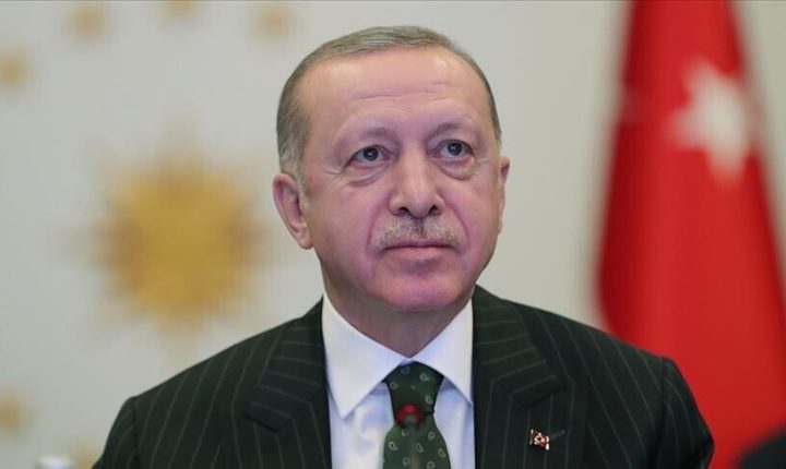 أردوغان يهنئ “ممثل ديار بكر” لصعوده إلى الدوري الممتاز لكرة القدم