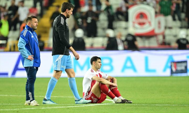 الدوري التركي يُسدل الستار… صراع أوروبا يحسمه باشاك شهير والهبوط يضرب أنطاليا سبور