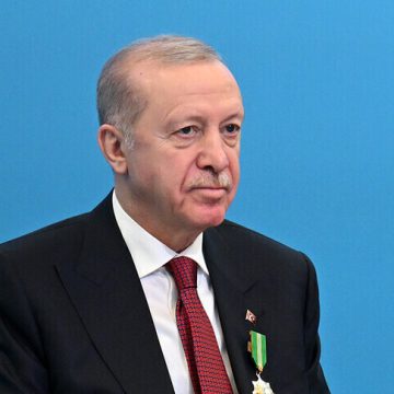 أردوغان: الأزمات تحتم على الدول التركية تعزيز الدفاع والتعاون