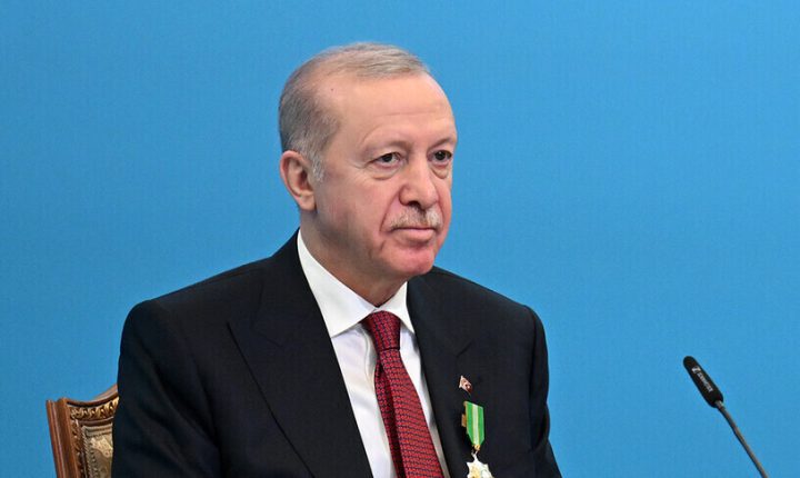 أردوغان: الأزمات تحتم على الدول التركية تعزيز الدفاع والتعاون