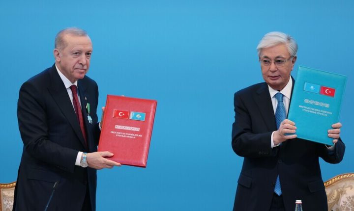 تركيا وكازاخستان توقعان 13 اتفاقية بحضور أردوغان وتوكاييف