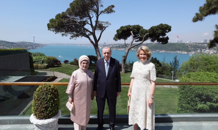 أردوغان يستقبل ملكة بلجيكا في إسطنبول