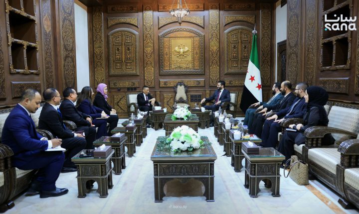 وزير الداخلية السوري يبحث مع وفد من السفارة الإندونيسية تعزيز التعاون المشترك