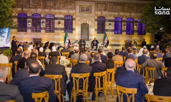 الشرع يلتقي وفداً من أهالي دمشق المهنئين بعيد ‌‏الأضحى ‏المبارك