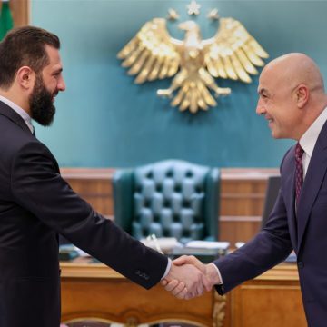 الشرع يلتقي رجل الأعمال التركي فتاح تامنجي