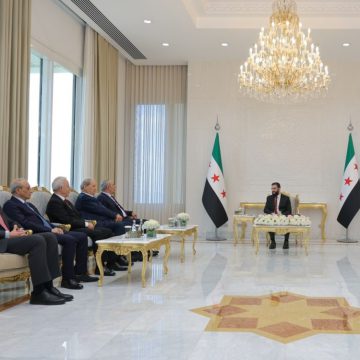 الشرع يلتقي وفداً فلسطينياً لبحث العلاقات الثنائية بين البلدين