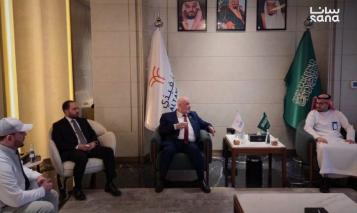 وزير الأوقاف يصل إلى المدينة المنورة لمتابعة شؤون الحجاج السوريين