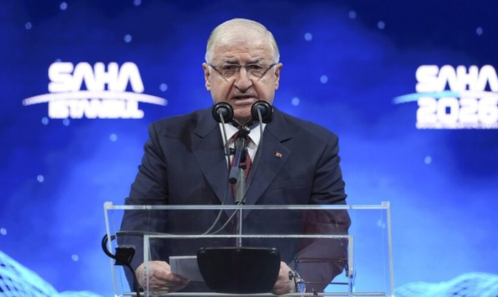 غولر: تركيا غدت تنتج أنظمتها الدفاعية وتصدرها